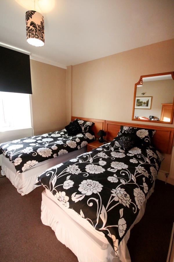 Oyo Thistle Hotel Perth Bagian luar foto